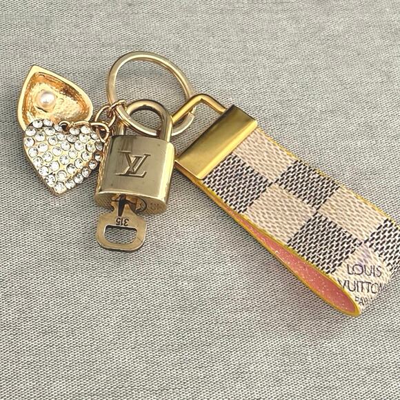 Louis Vuitton Lock & Key Set #315 w/ a  Damier Loop Keychain and Heart Charm - Picture 3 of 7